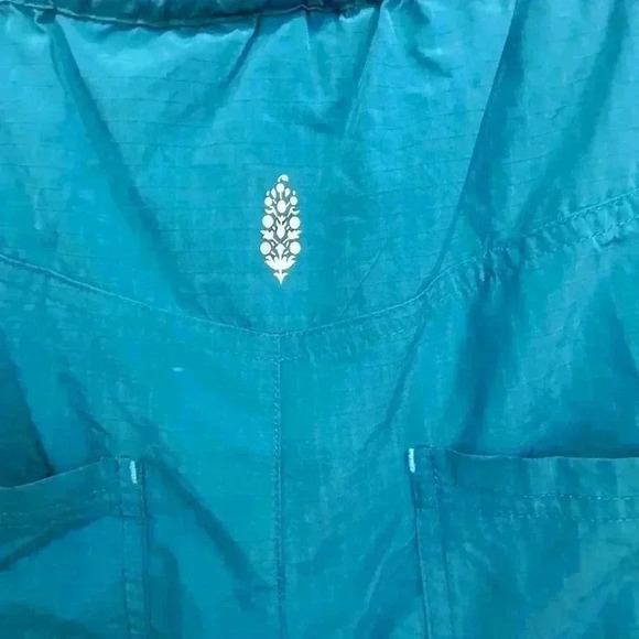 Free People Movement Women's Off The Grid Solid Blue Turquoise Shorts Size M - Picture 4 of 5